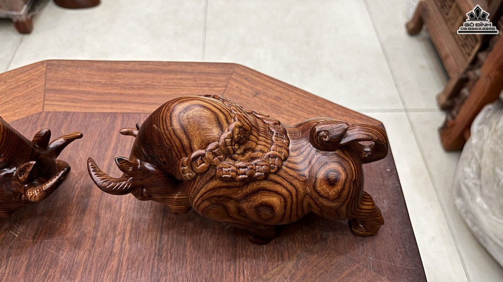 Tượng Bò Tót Gỗ Trắc Cao 19 Ngang 10 Sâu 9 (cm)4