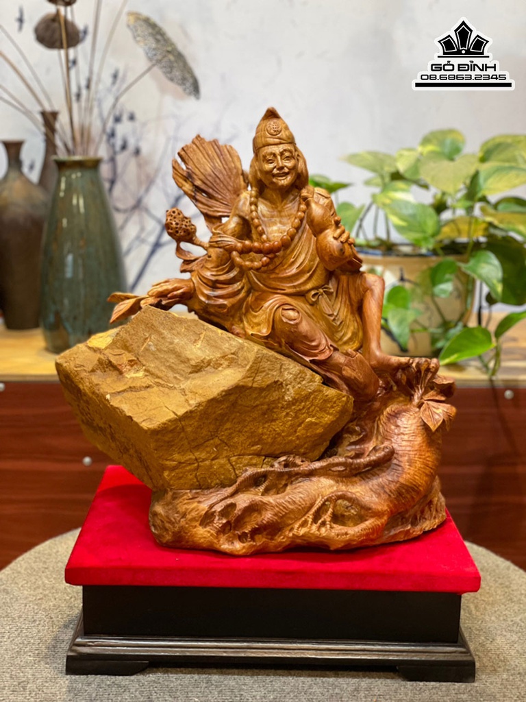 Tượng Tế Công Gỗ Hương Ôm Đá Cao 43 Ngang 43 Sâu 30 (cm) 0