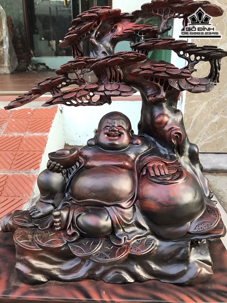Tượng Phật Di Lặc Ngồi Gốc Tùng Gỗ Trăc Cao 55 Ngang 45 Sâu 22 (cm) 0