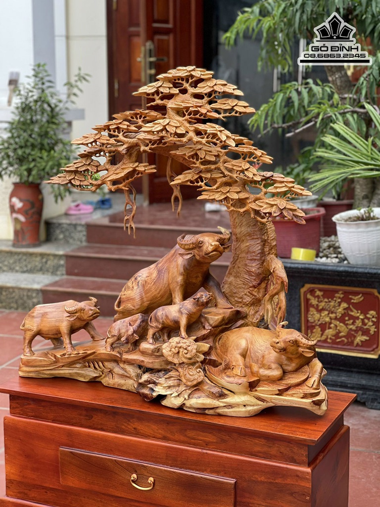 Tượng Gia Đình Trâu Đứng Gốc Tùng Gỗ Hương Việt Cao 90 Ngang 97 Sâu 42 Cao Cả Kỷ 140 (cm) 0