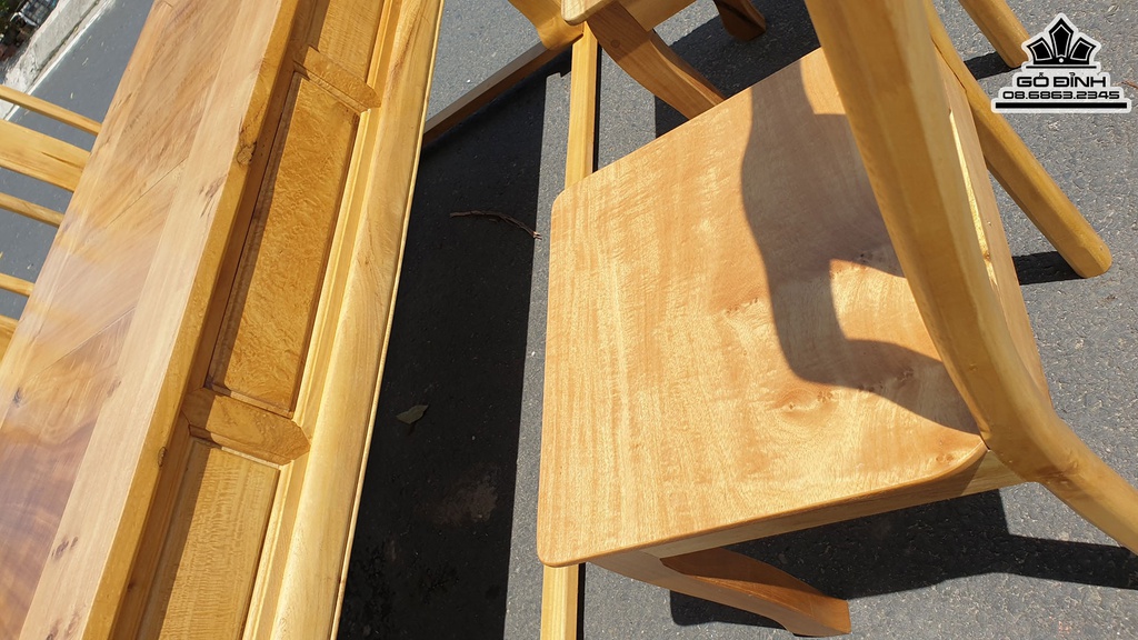 Bộ Bàn 8 Ghế Gỗ Dổi 1