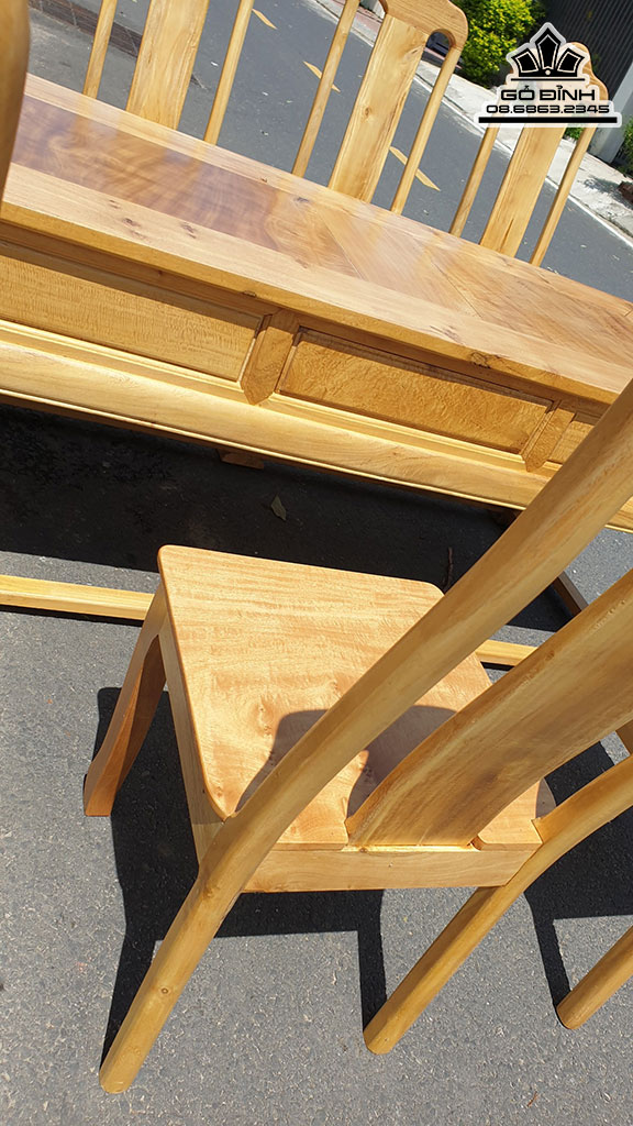 Bộ Bàn 8 Ghế Gỗ Dổi 2