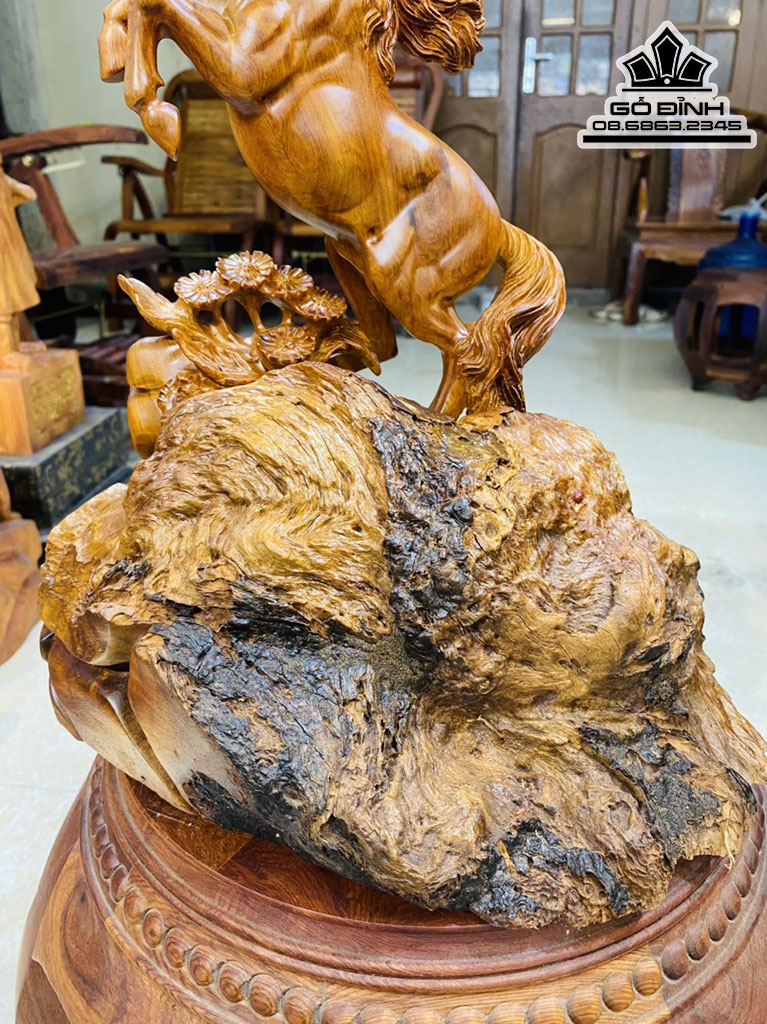 Tượng Ngựa Phong Thủy (Nhất Mã) Gỗ Hương Việt Cao 38 Ngang 30 Sâu 26 (cm) 0