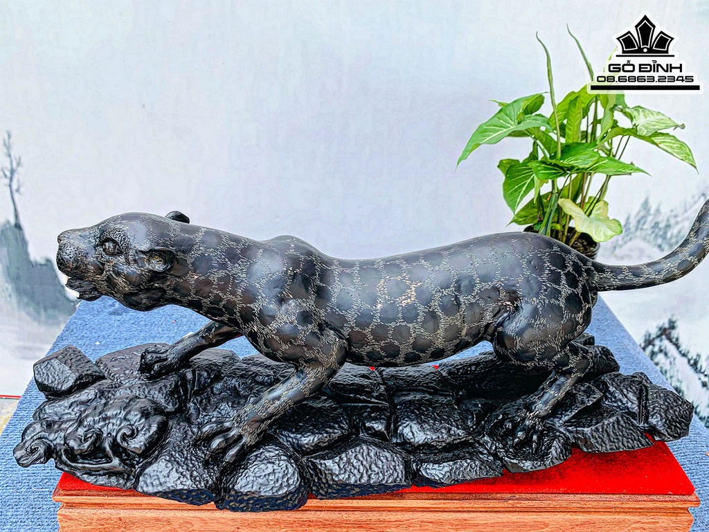 Tượng Báo Săn Mồi Gỗ Mun Sừng Cao 18 Ngang 66 Sâu 16 (cm) 0