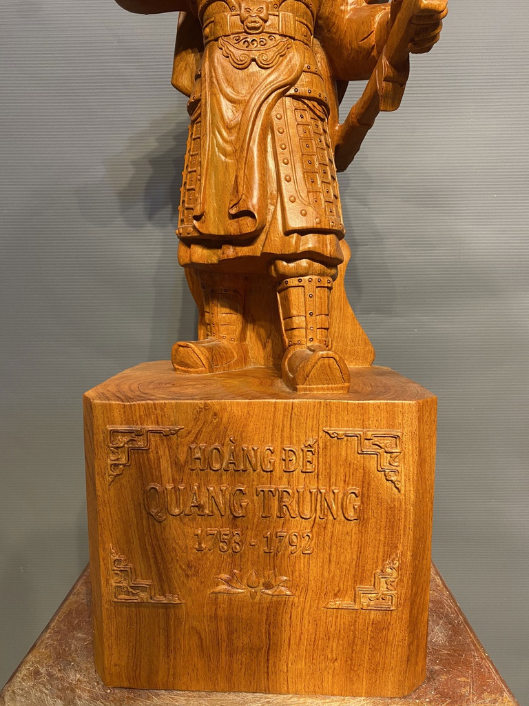 Tượng Hoàng Đế Quang Trung Gỗ Hương Đá Nguyên Khối Cao 70 Ngang 26 Sâu 21 (cm) 5