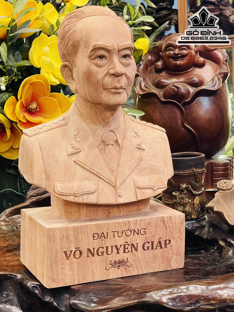 Tượng Chân Dung Võ Nguyên Giáp Gỗ Hương Nguyên Khối Cao 40 Ngang 22 Sâu 13.5 (cm) 0