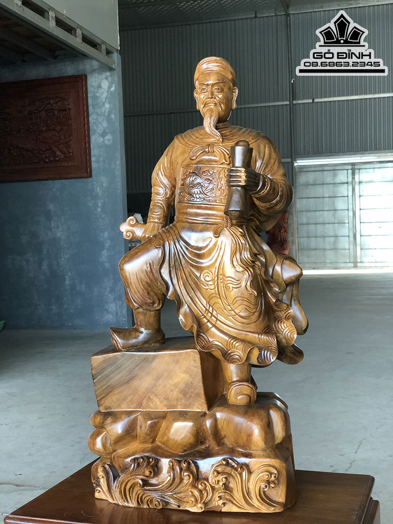 Tượng Trần Quốc Tuấn Gỗ Bách Xanh Cao 82  Ngang  40 Sâu 24 (cm) 0