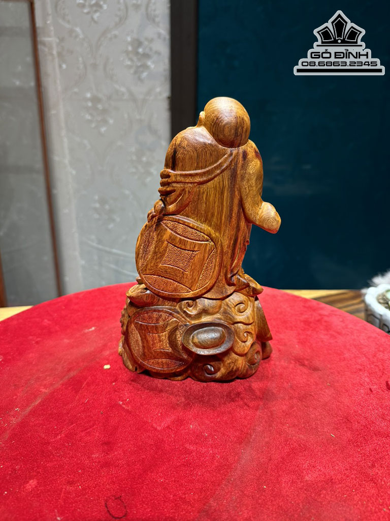 Tượng Phật Di Lặc Ôm Đá Tự Nhiên Gỗ Hương Nguyên Khối Cao 22 Ngang 14 Sâu 14 (cm)