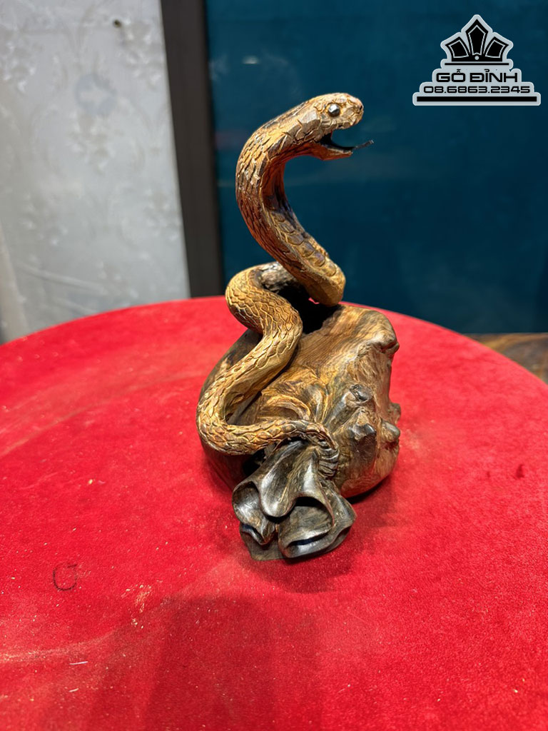 Tượng Rắn Phong Thủy Gỗ Trắc Cao 19 Ngang 15 Sâu 12 (cm)