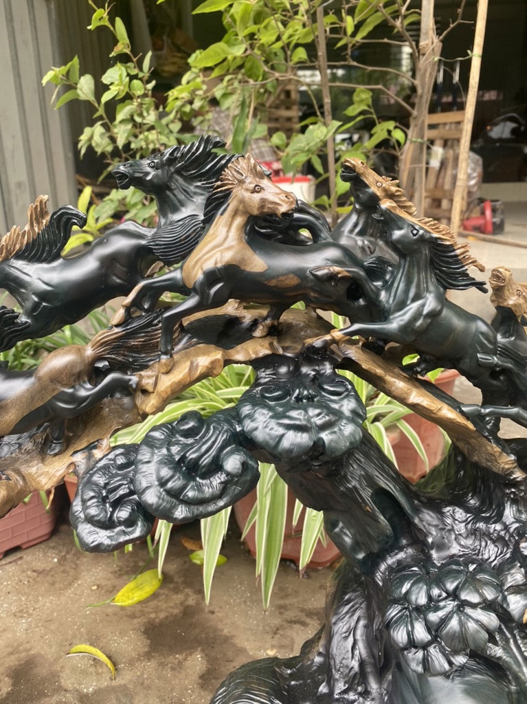 Tượng Bát Mã Gỗ Mun Sừng Cao 46 Ngang 56 Sâu 23 Cả Kỷ 56 (cm)