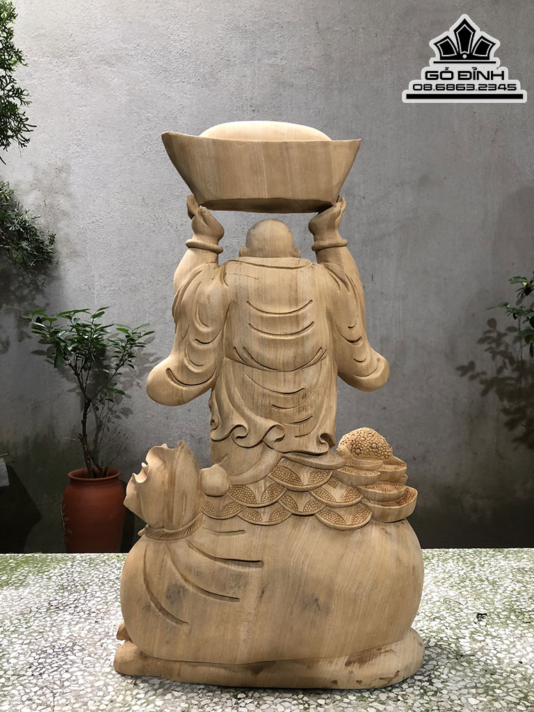 Tượng Phật Di Lặc Nâng Thỏi Vàng Gỗ Ngọc Am Cao 62 Ngang 35 Sâu 17 (cm)