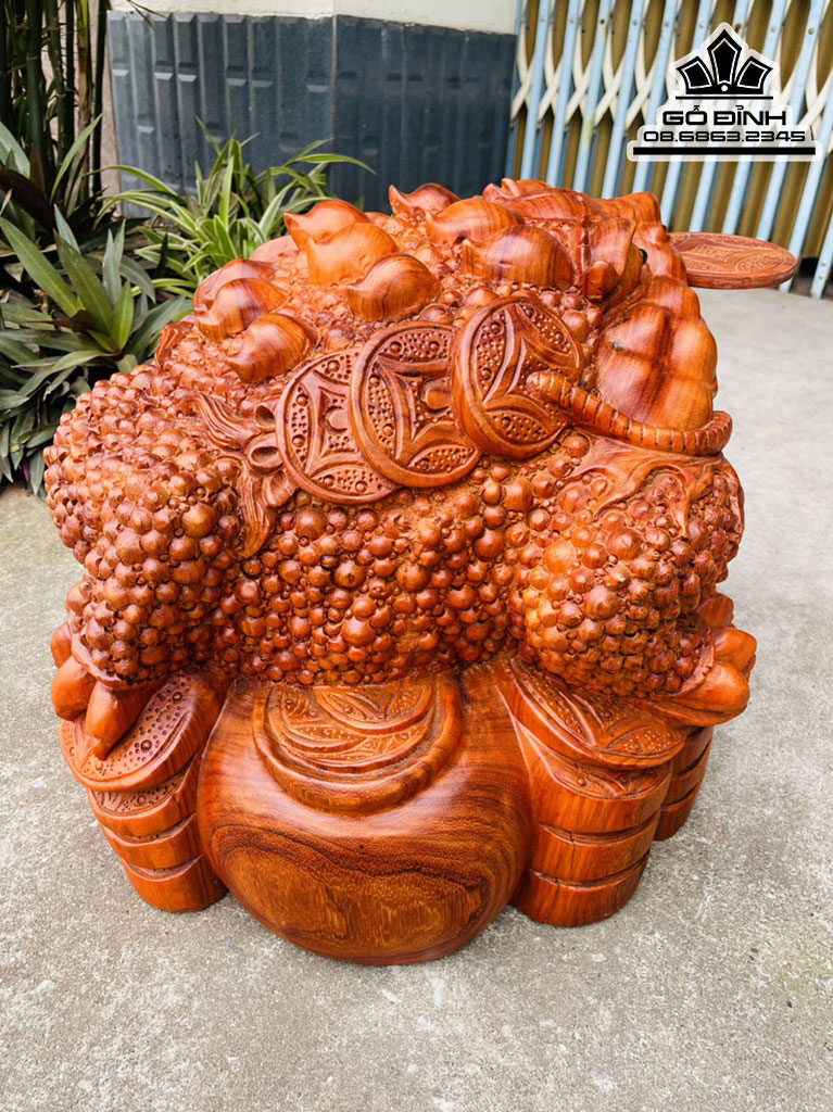 Tượng Cóc Ngậm Tiền Gỗ Hương Cao 39 Ngang 48 Sâu 48 (cm)