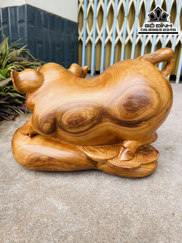 Tượng Lợn Nằm Bao Tiền Gỗ Ngọc Am Cao 24 Ngang 33 Sâu 20 (cm)