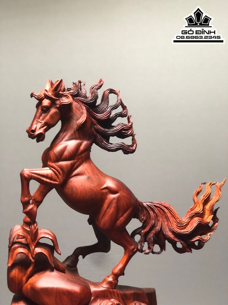 Tượng Nhất Mã Gỗ Trắc Cao 50 Ngang 29 Sâu 19 (cm)