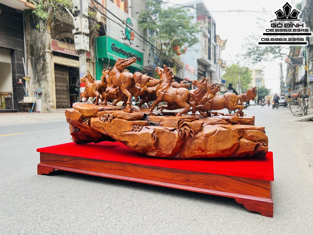 Tượng Bát Mã Truy Phong Gỗ Hương Liền Khối Cao 77 Ngang 142 Sâu 56 (cm)