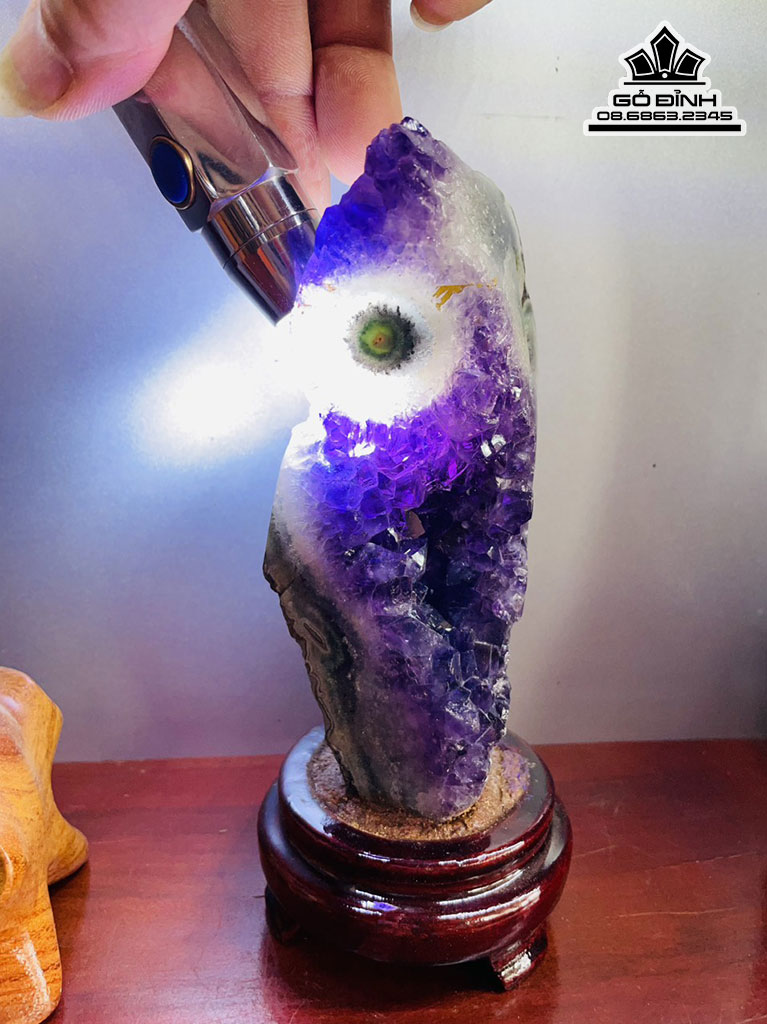 Tác Phẩm Đá Thạch Anh Tím Cao 18 Ngang 8 (cm) 0,7kg