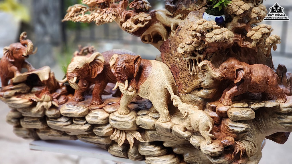 Ngũ Voi Quần Tùng Gỗ Hương Ôm Đá Cao 95 Ngang 120 Sâu 50 (cm)