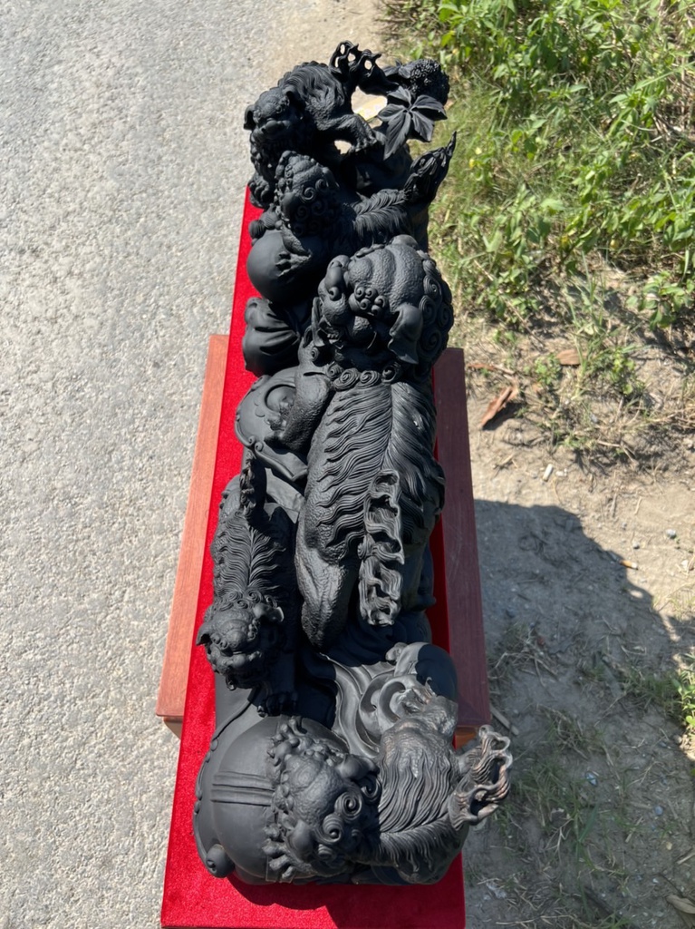 Ngũ Lân Vườn Cầu Gỗ Mun Sừng Liền Khối Cao Cả Kỷ 36 Ngang 81 Sâu 21 (cm)