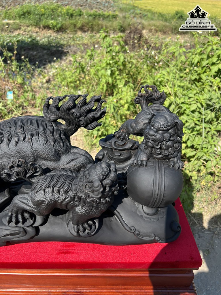 Ngũ Lân Vườn Cầu Gỗ Mun Sừng Liền Khối Cao Cả Kỷ 36 Ngang 81 Sâu 21 (cm)