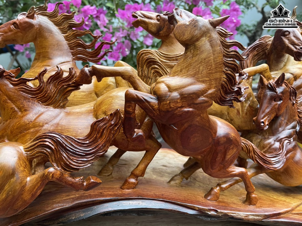 Cầu Bát Mã Gỗ Hương Cao Cả Kỷ 38 Ngang 110 Sâu 25 (cm)