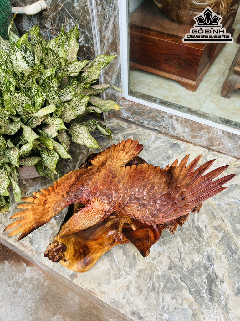 Tượng Đại Bàng Săn Mồi Gỗ Hương Cao 47 Ngang 67 Sâu 38 (cm)