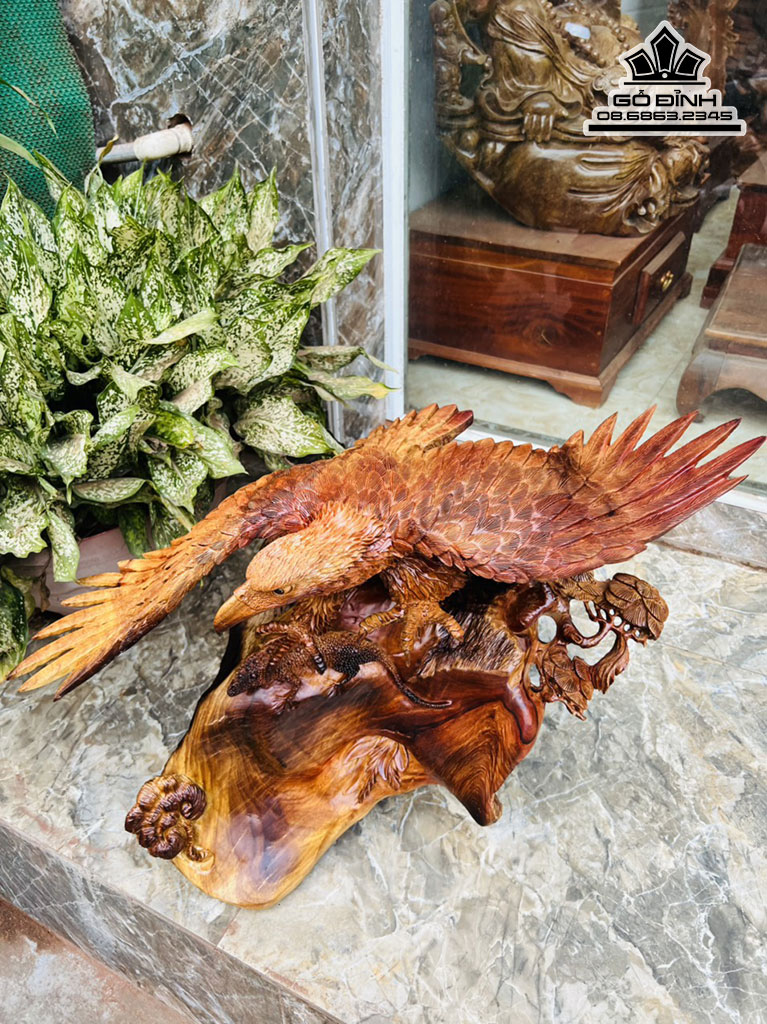 Tượng Đại Bàng Săn Mồi Gỗ Hương Cao 47 Ngang 67 Sâu 38 (cm)