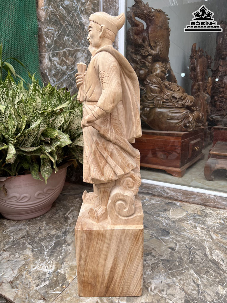 Tượng Trần Quốc Tuấn Gỗ Ngọc Am Cao 71 Ngang 20 Sâu 17 (cm)
