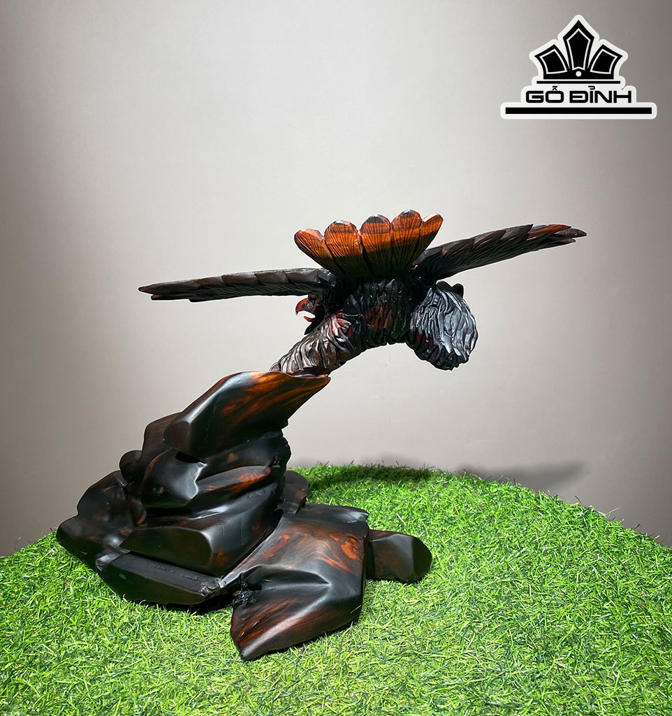 Tượng Đại Bàng Săn Mồi Gỗ Trắc Cao 30 Ngang 45 Sâu 22 (cm)