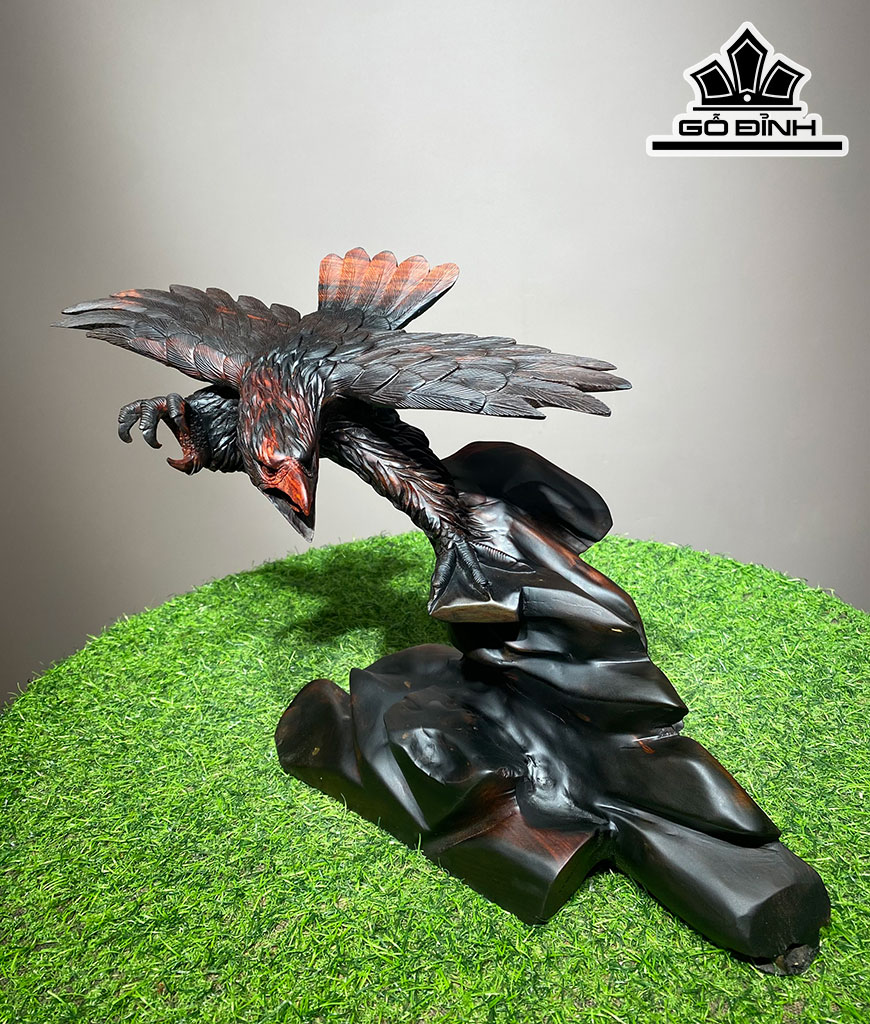 Tượng Đại Bàng Săn Mồi Gỗ Trắc Cao 30 Ngang 45 Sâu 22 (cm)