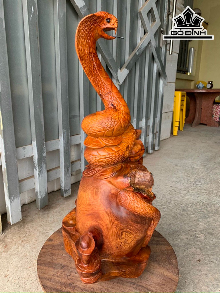 Tượng Rắn Phong Thủy Gỗ Hương Cao 64 Ngang 36 Sâu 29 (cm)