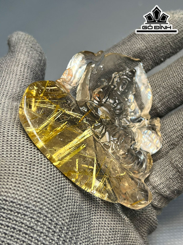 Tượng Phật Bà Quan Âm Đá Thạch Anh Tóc Vàng Cao 69,3 Ngang 64,9 Sâu 14,3 (mm) 66,9g