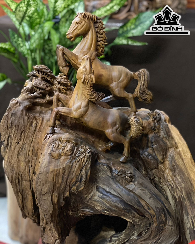 Tượng Song Mã Uyên Ương Gỗ Bách Xanh Cao 66 Ngang 45 Sâu 35 Cao Cả Kỷ 85 (cm)