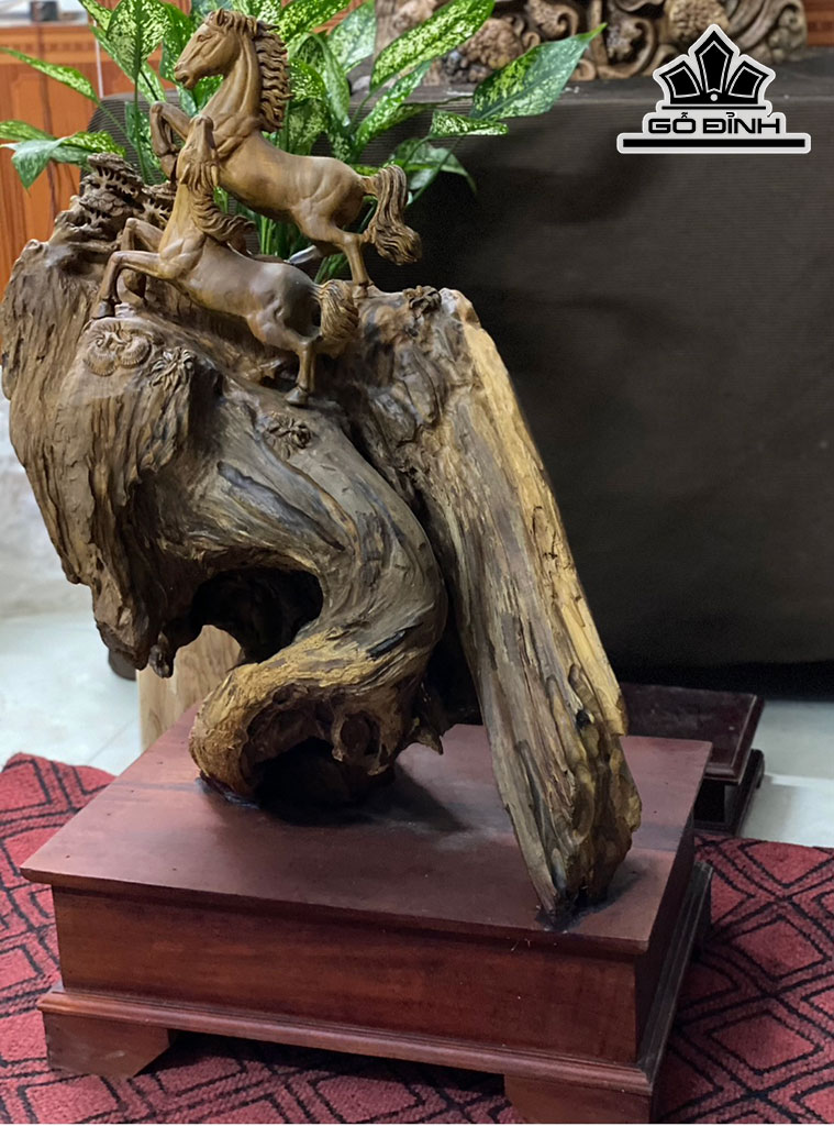 Tượng Song Mã Uyên Ương Gỗ Bách Xanh Cao 66 Ngang 45 Sâu 35 Cao Cả Kỷ 85 (cm)