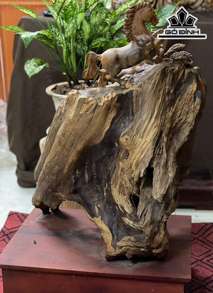 Tượng Song Mã Uyên Ương Gỗ Bách Xanh Cao 66 Ngang 45 Sâu 35 Cao Cả Kỷ 85 (cm)