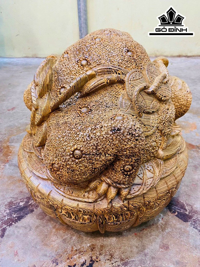 Tượng Thiềm Thừ Gỗ Mun Đuôi Công Cao 40 Ngang 42 Sâu 42 (cm)