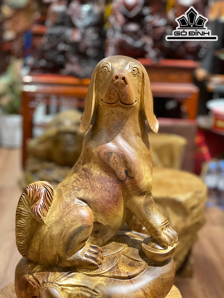 Tượng Chó Gỗ Hương Cao 45 Ngang 27 Sâu 22 (cm)