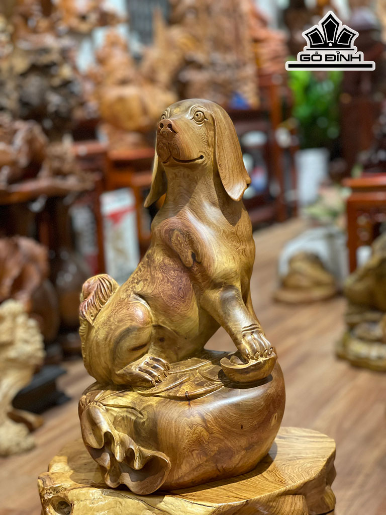 Tượng Chó Gỗ Hương Cao 45 Ngang 27 Sâu 22 (cm)
