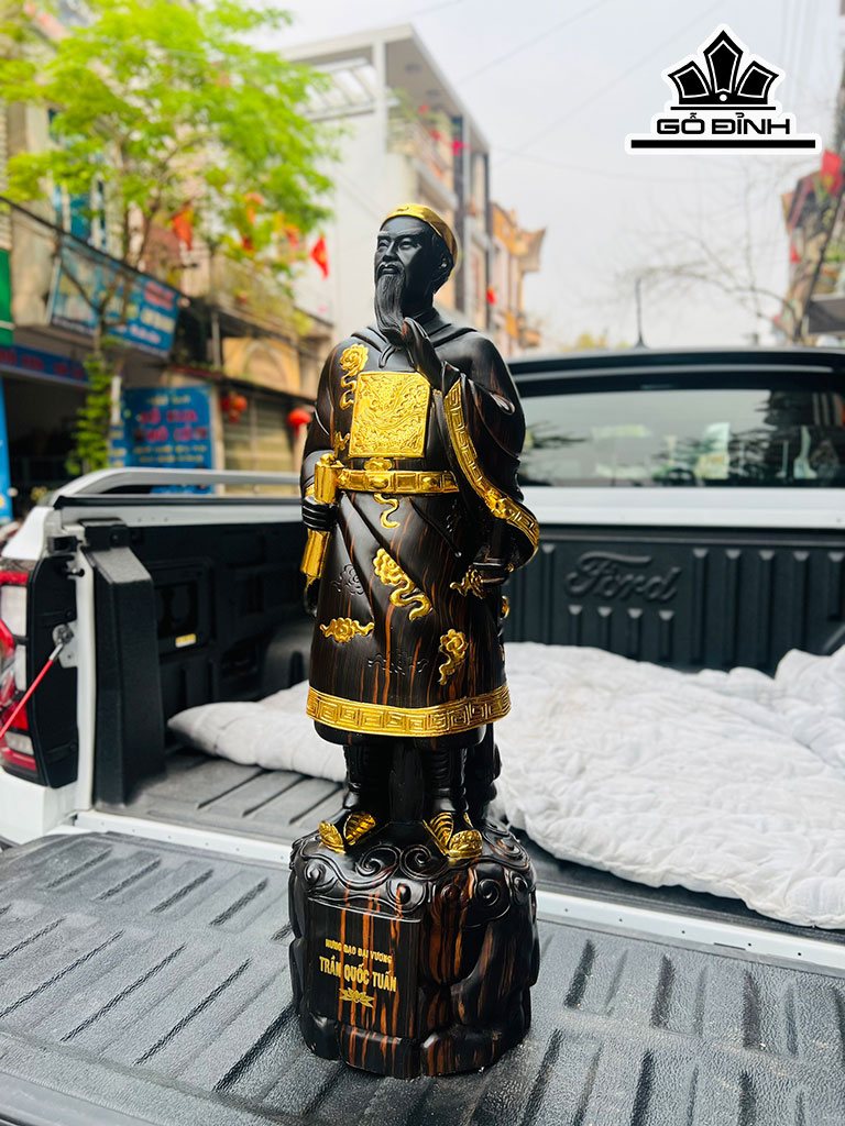 Tượng Trần Quốc Tuấn Gỗ Mun Hoa Cao 80 Ngang 25 Sâu 19 (cm)