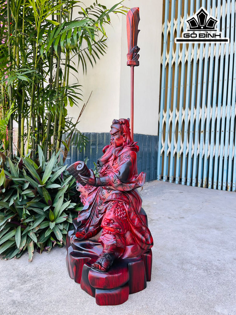 Tượng Quan Công Gỗ Trắc Đen Đỏ Cao 50 Ngang 30 Sâu 25 Cao Cả Kỷ 86 (cm)