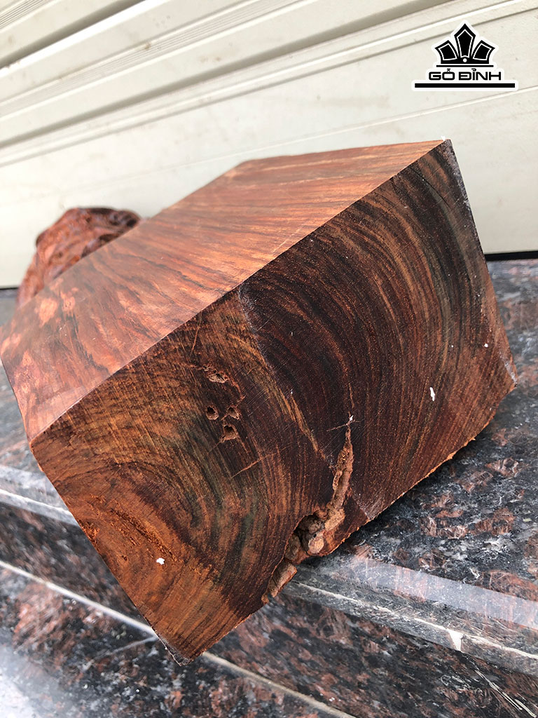 Tượng Quan Công Gỗ Trắc Cao 39 Ngang 14 Sâu 10 (cm)