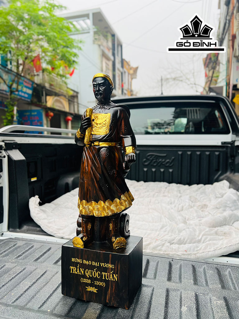 Tượng Trần Quốc Tuấn Gỗ Mun Hoa Cao 70 Ngang 21 Sâu 16 (cm)