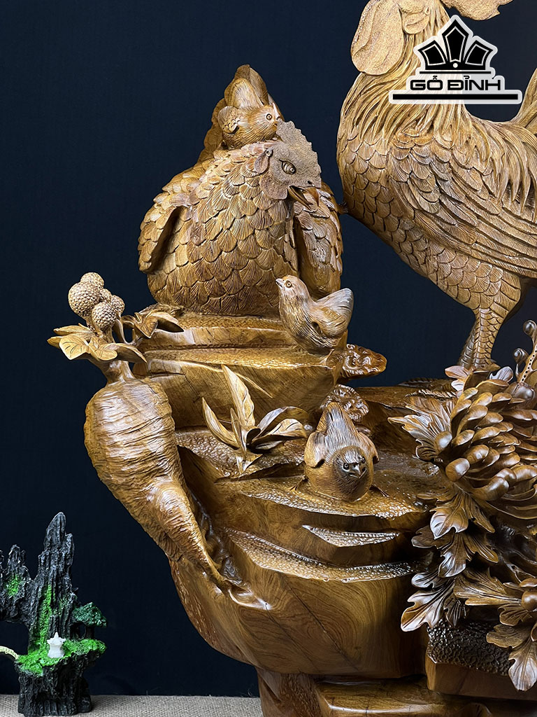 Tượng Gia Đình Gà Gỗ Bách Xanh Cao 72 Ngang 60 Sâu 42 (cm)