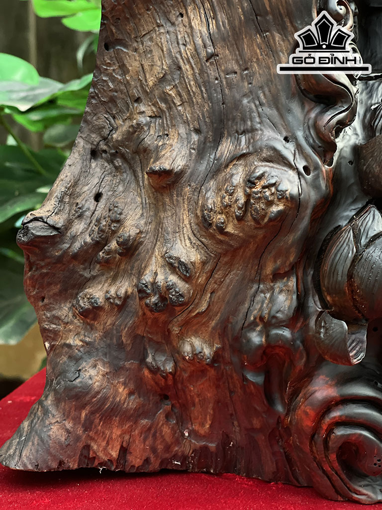 Tượng Phật Bà Quan Âm Gỗ Trắc Cao 56 Ngang 28 Sâu 26 (cm)