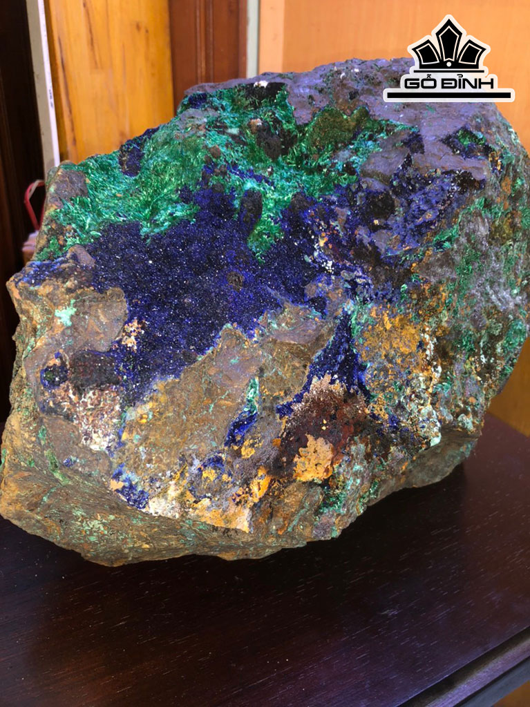 Tác Phẩm Đá Azurite Cao 25 Ngang 35 (cm) 28,4kg