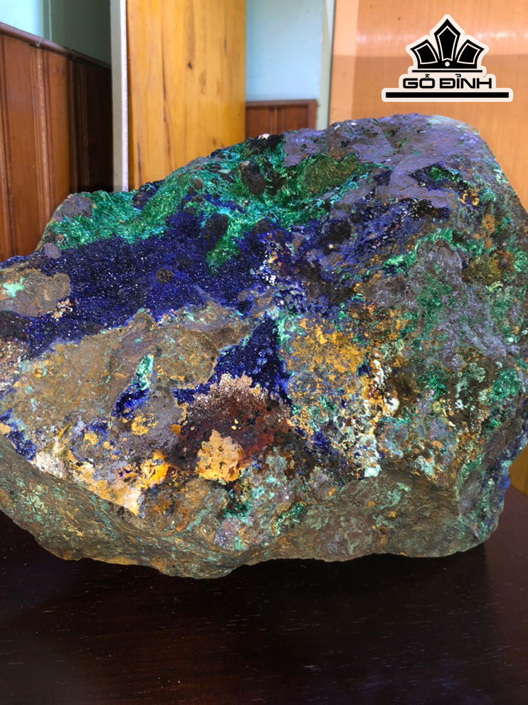 Tác Phẩm Đá Azurite Cao 25 Ngang 35 (cm) 28,4kg