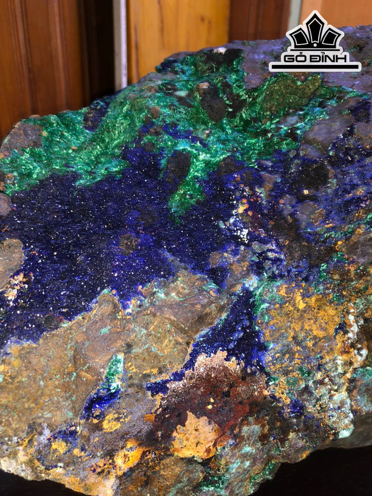 Tác Phẩm Đá Azurite Cao 25 Ngang 35 (cm) 28,4kg