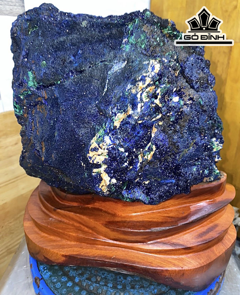 Tác Phẩm Đá Azurite Cao 30 Ngang 25 (cm) 17kg