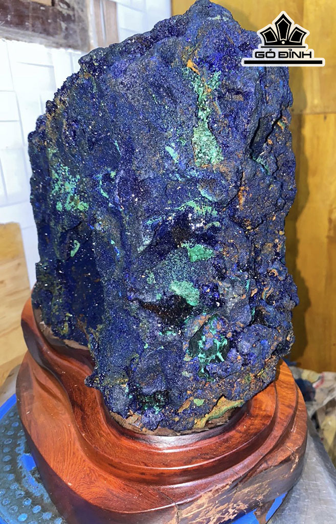 Tác Phẩm Đá Azurite Cao 30 Ngang 25 (cm) 17kg