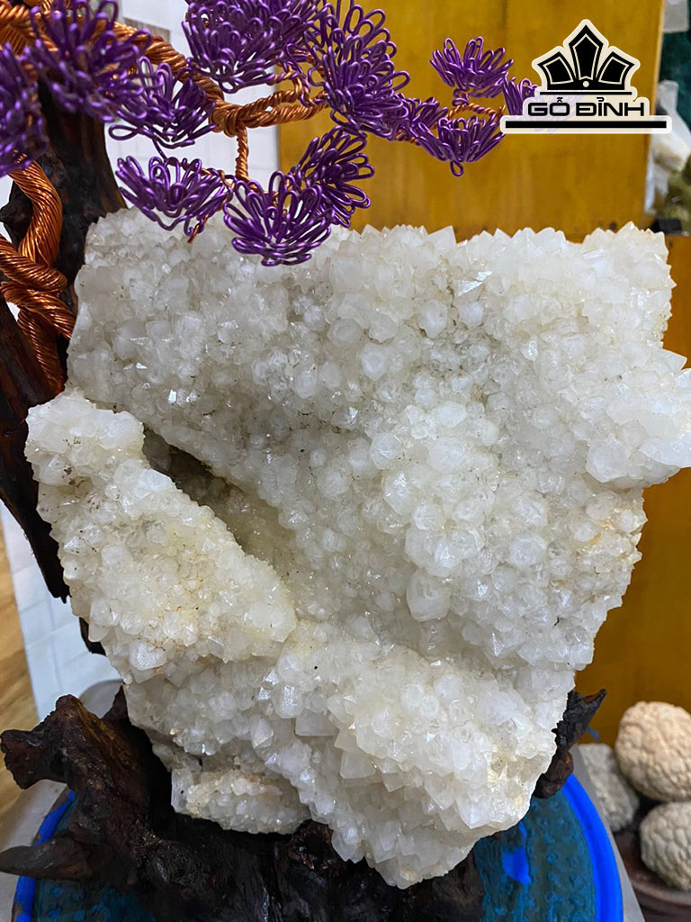 Tác Phẩm Đá Thạch Anh Trắng Tinh Thể Cao 48 (cm) 12,2kg