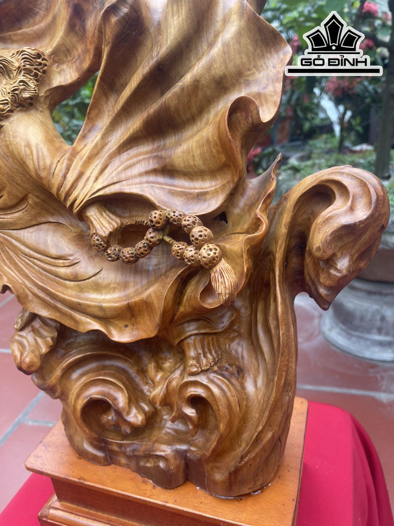 Tượng Đạt Ma Sư Tổ Gỗ Hương Cao 47 Ngang 42 Sâu 15 (cm)